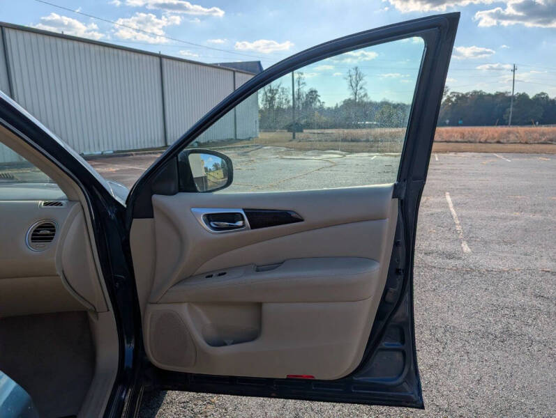 2013 Nissan Pathfinder Platinum