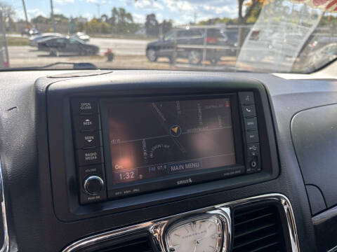 2012 Chrysler Town and Country Touring