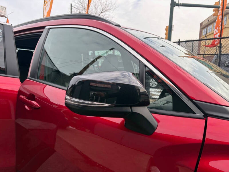 2025 Toyota Corolla Cross XLE