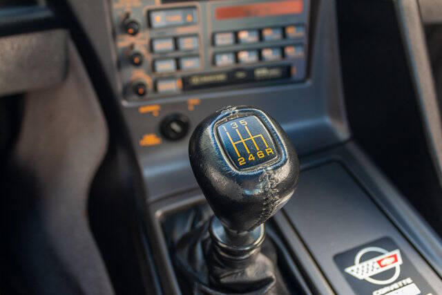 1990 Chevrolet Corvette 33