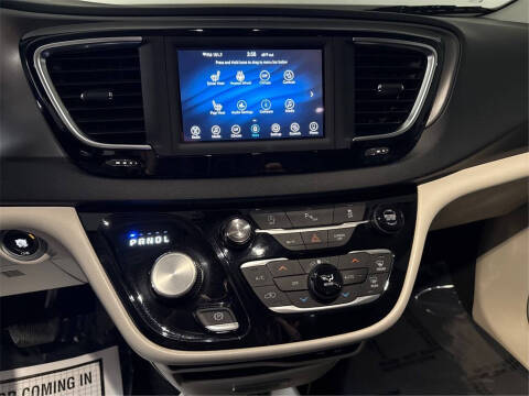 2020 Chrysler Pacifica Touring L