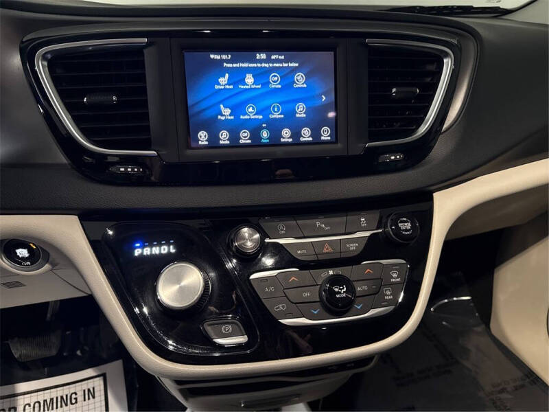 2020 Chrysler Pacifica Touring L