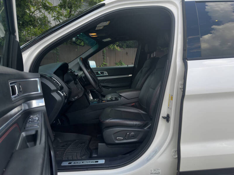 2016 Ford Explorer Sport