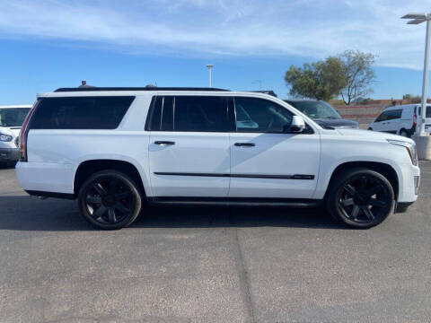 2017 Cadillac Escalade ESV Luxury