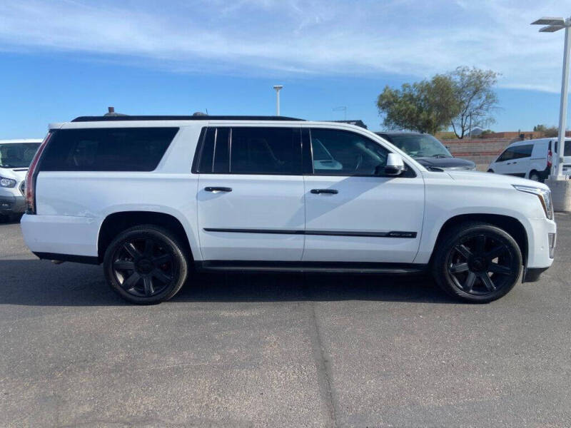 2017 Cadillac Escalade ESV Luxury