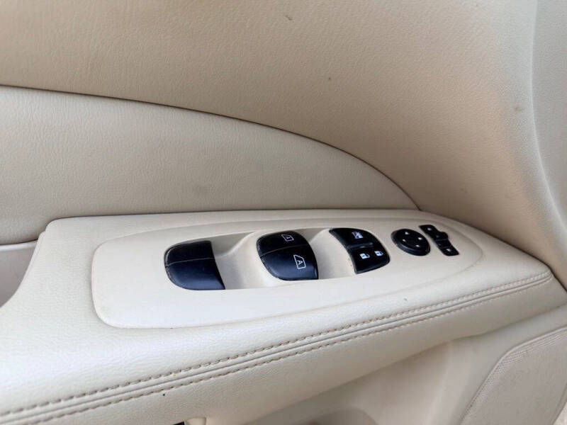2013 Nissan Pathfinder Platinum