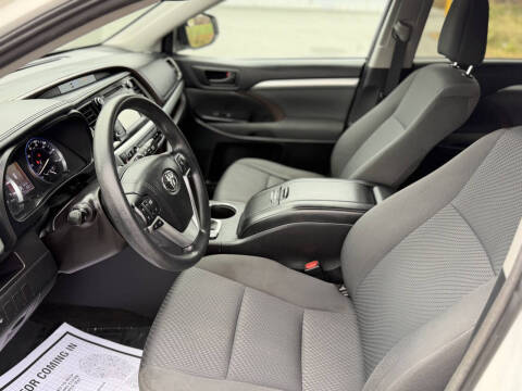 2016 Toyota Highlander LE