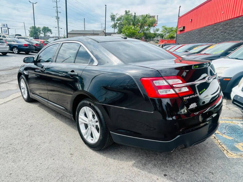 2013 Ford Taurus SEL