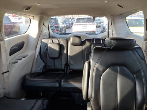 2023 Chrysler Pacifica Touring L