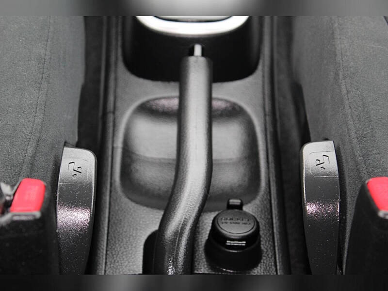 2012 Nissan Versa 1.8 S