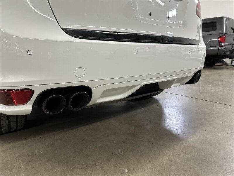 2013 Porsche Cayenne GTS