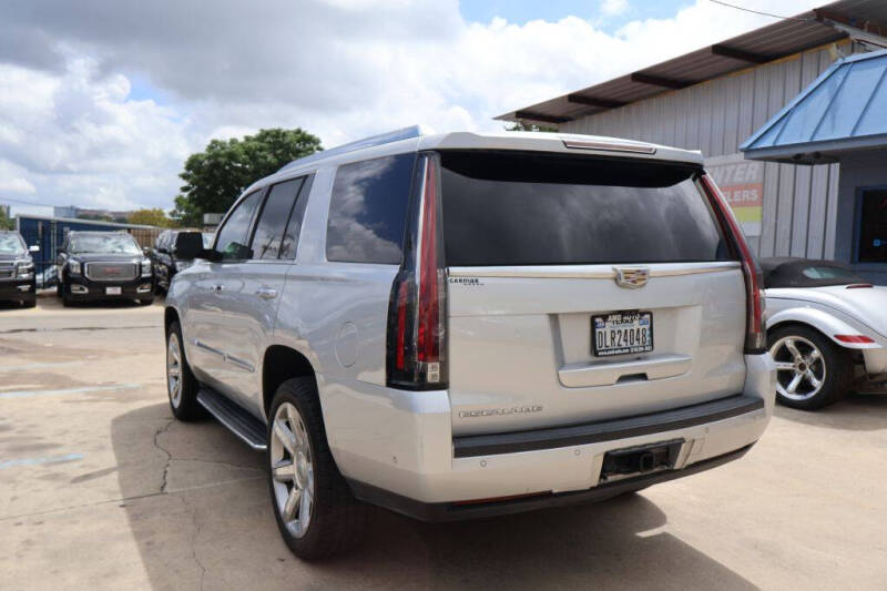 2017 Cadillac Escalade Luxury