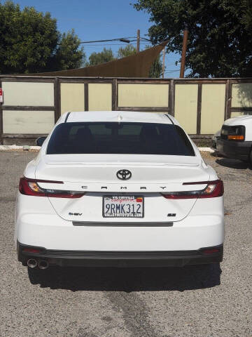 2025 Toyota Camry SE