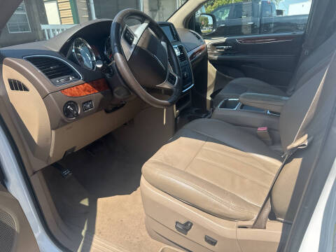 2015 Chrysler Town and Country Touring