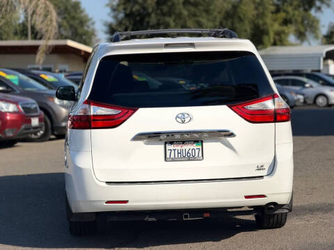 2016 Toyota Sienna LE 7-Passenger