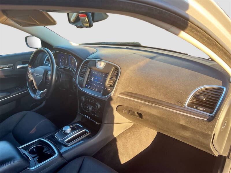 2021 Chrysler 300 Touring