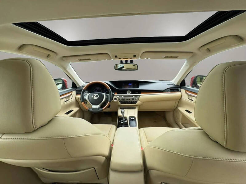 2014 Lexus ES 300h