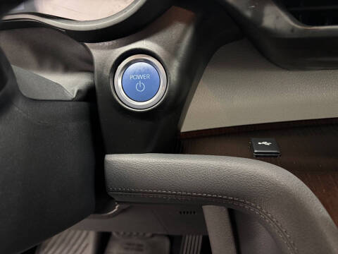 2022 Toyota Sienna LE 8-Passenger