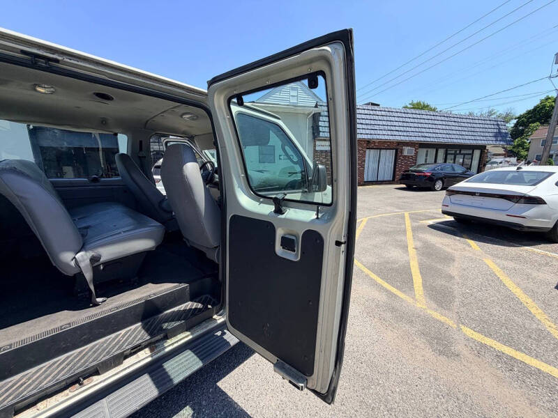2006 Ford E-Series E-350 SD XL