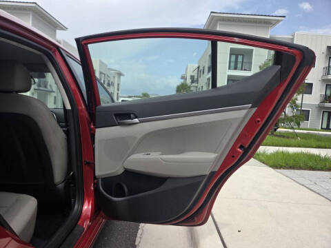 2018 Hyundai Elantra