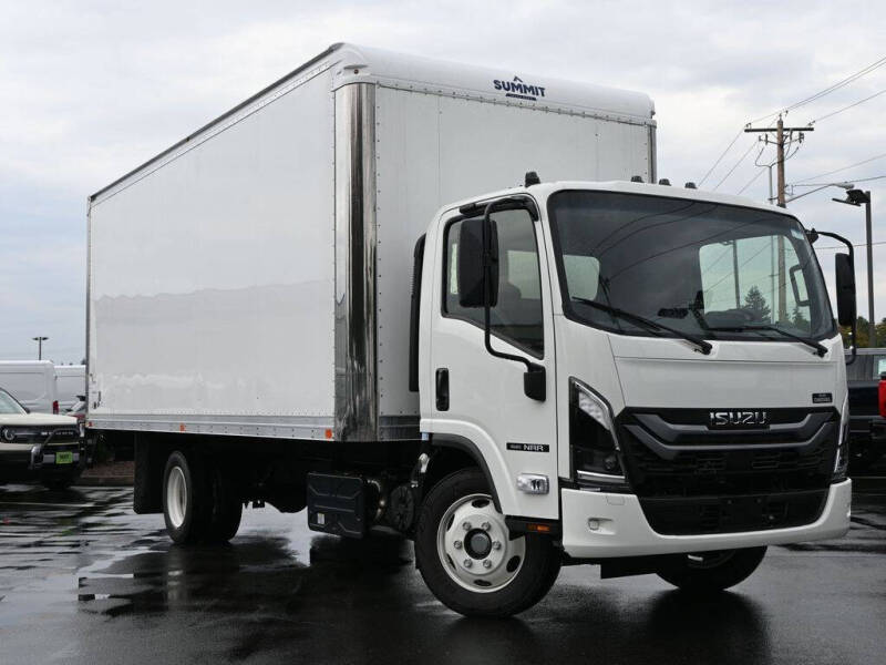 2025 Isuzu NRR
