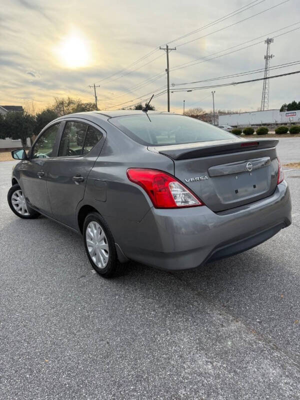 2018 Nissan Versa S Plus