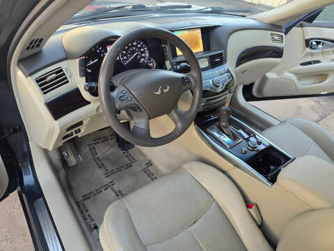 2012 Infiniti M37