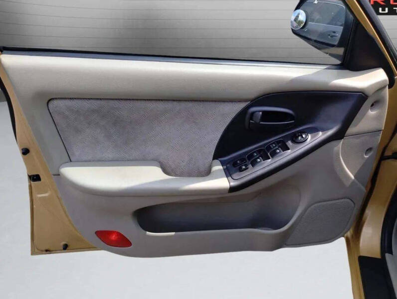 2004 Hyundai Elantra GLS