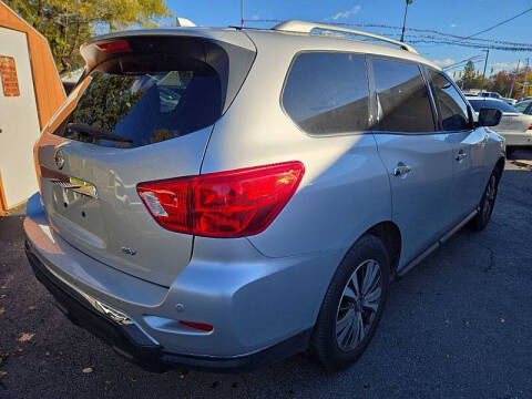 2020 Nissan Pathfinder SV