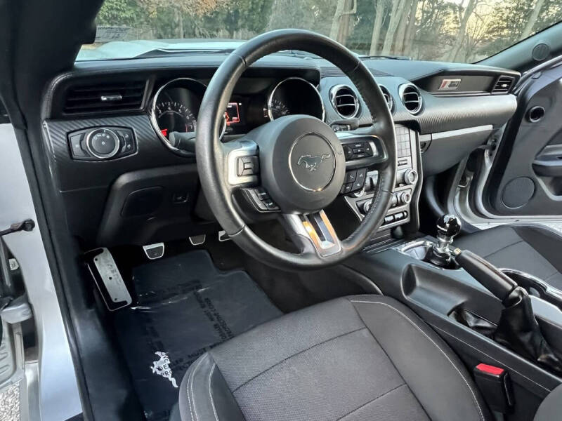 2015 Ford Mustang V6