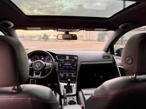 2019 Volkswagen Golf GTI SE