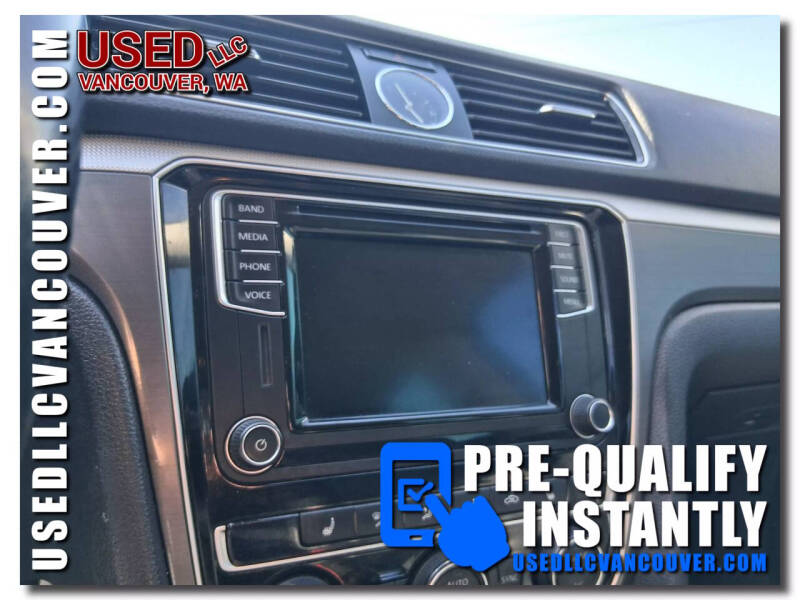 2017 Volkswagen Passat 1.8T R-Line