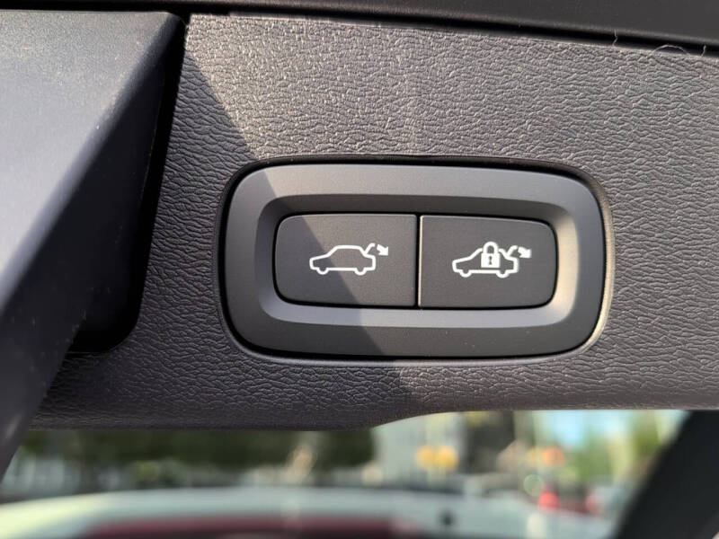 2026 Volvo XC60 B5 Core