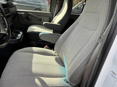 2017 Chevrolet Express LT 3500