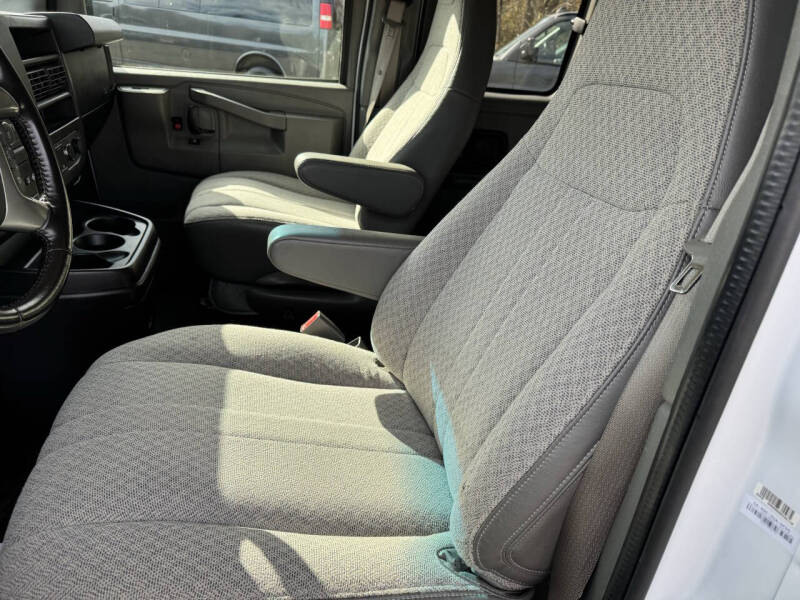 2017 Chevrolet Express LT 3500