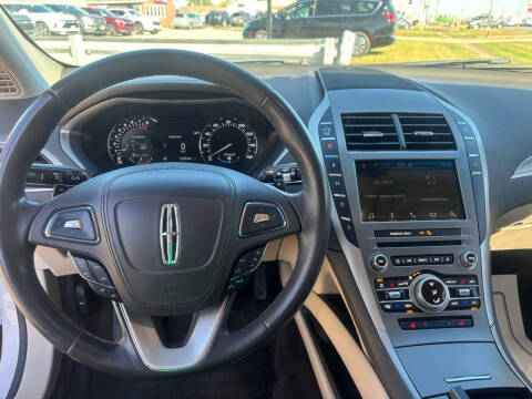 2017 Lincoln MKZ Premiere