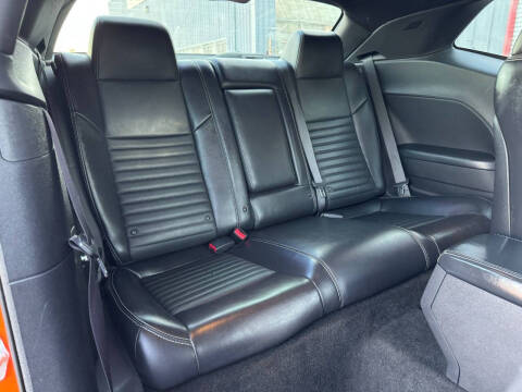 2012 Dodge Challenger R/T Plus