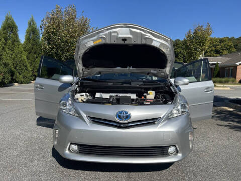 2013 Toyota Prius v Three