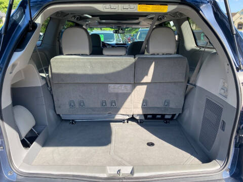 2013 Toyota Sienna XLE Mobility 7-Passenger