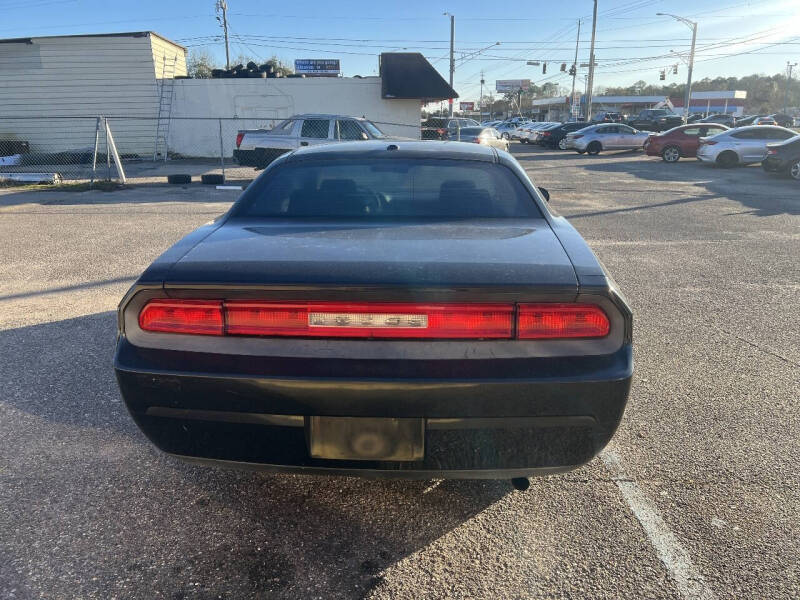 2010 Dodge Challenger SE