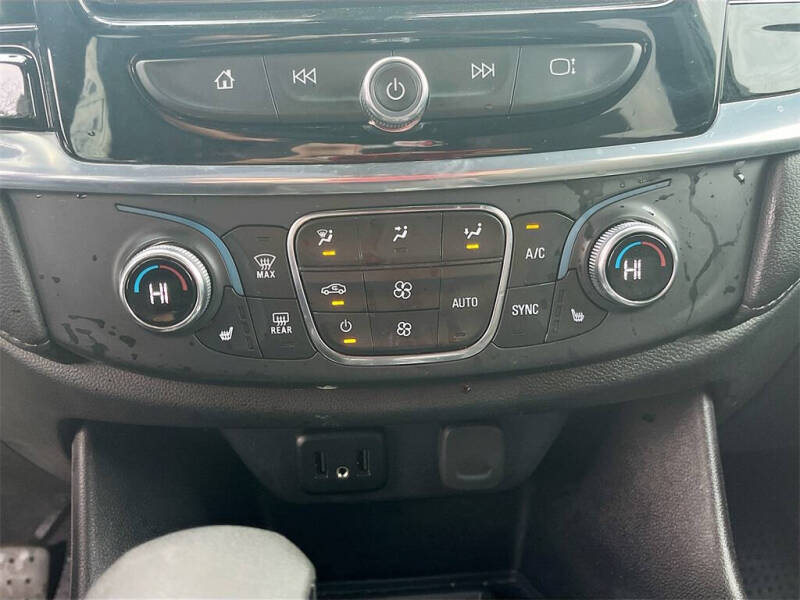 2022 Chevrolet Traverse LT Cloth