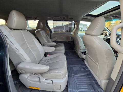 2012 Toyota Sienna
