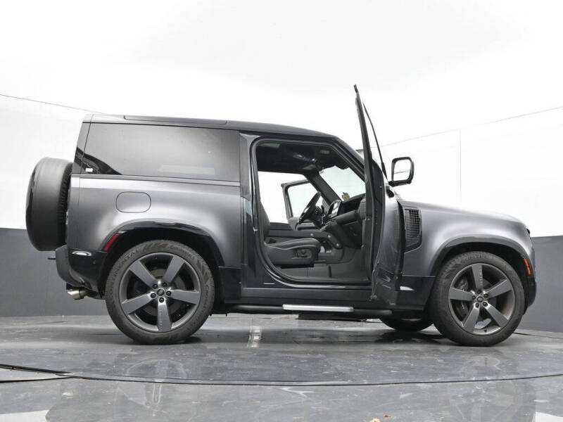 2023 Land Rover Defender 90 V8