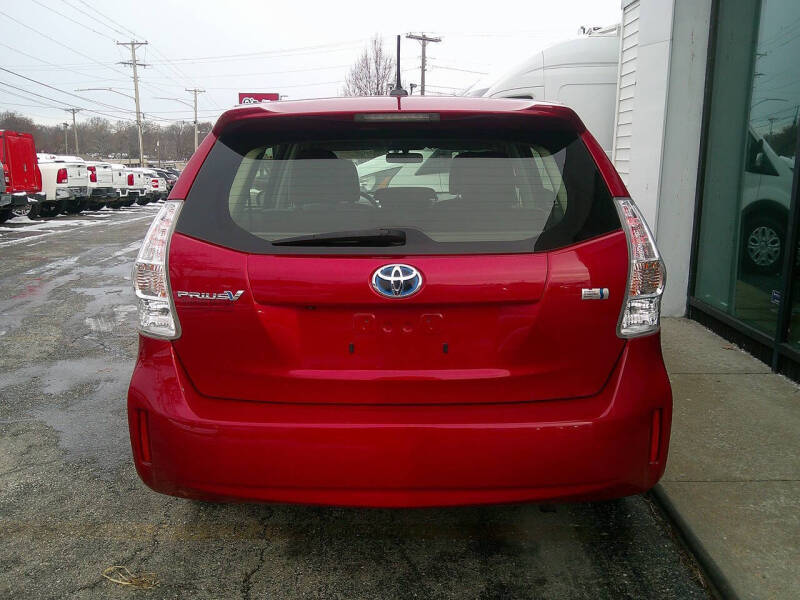 2012 Toyota Prius v Three