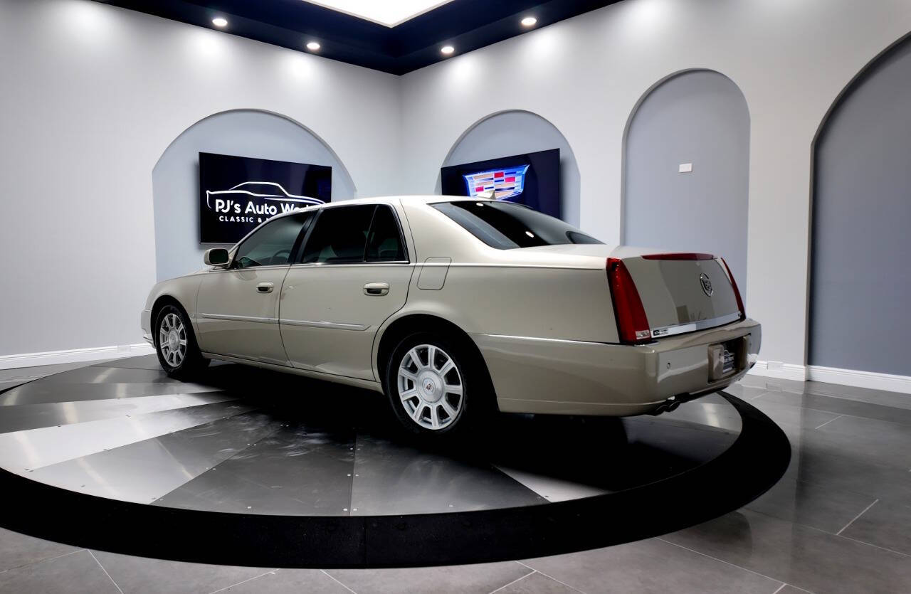 2009 Cadillac DTS 3