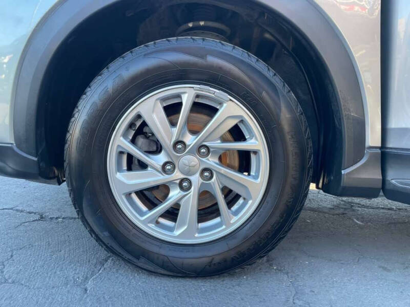 2019 Mitsubishi Eclipse Cross ES