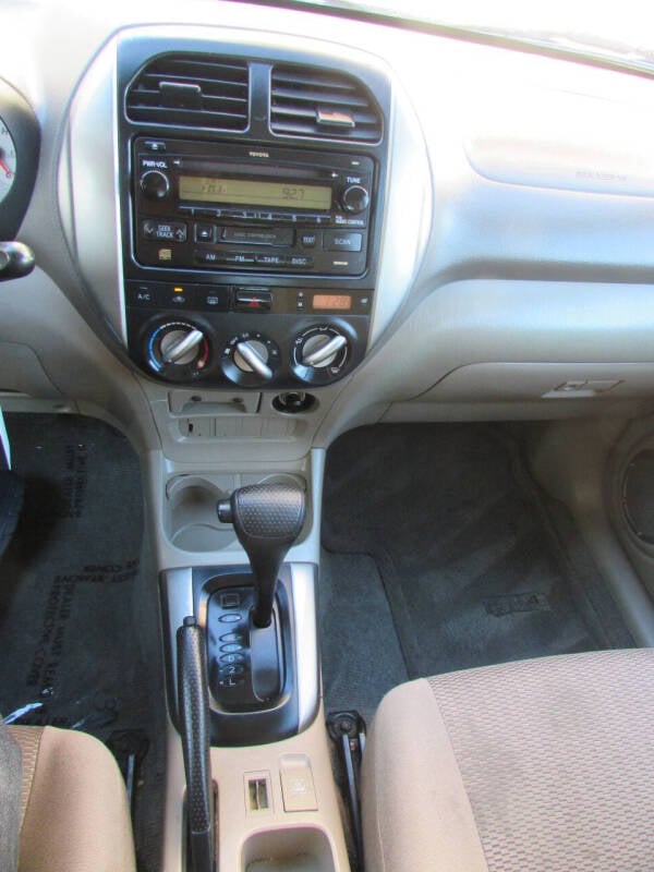 2005 Toyota RAV4 Base photo 10