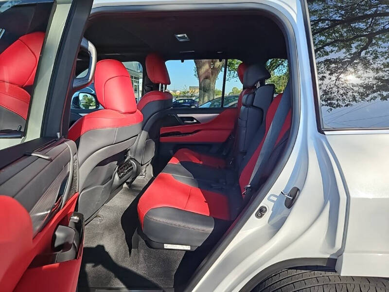 2022 Lexus LX 600 F SPORT Handling