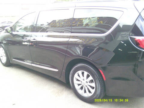 2017 Chrysler Pacifica Touring Plus