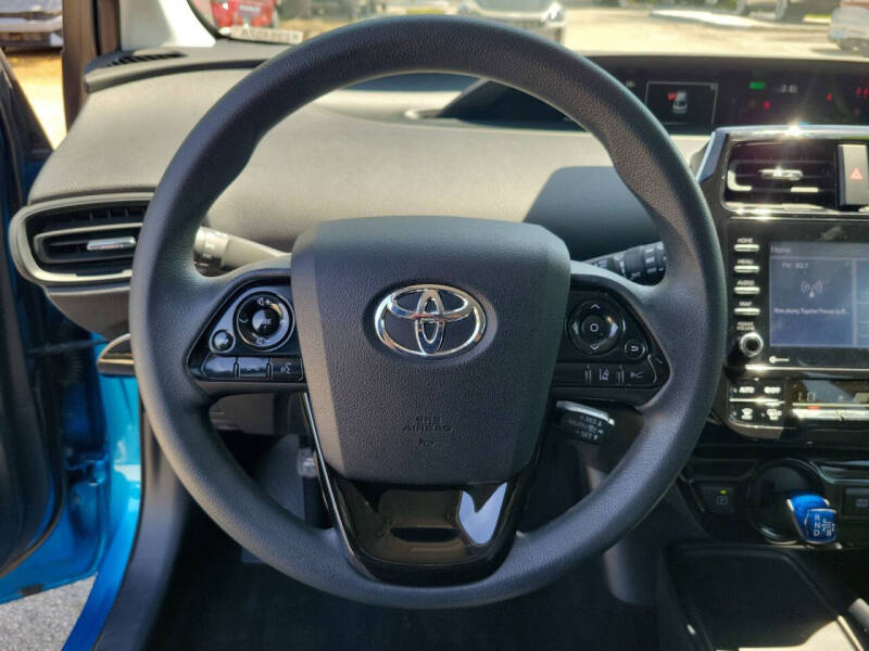 2022 Toyota Prius LE